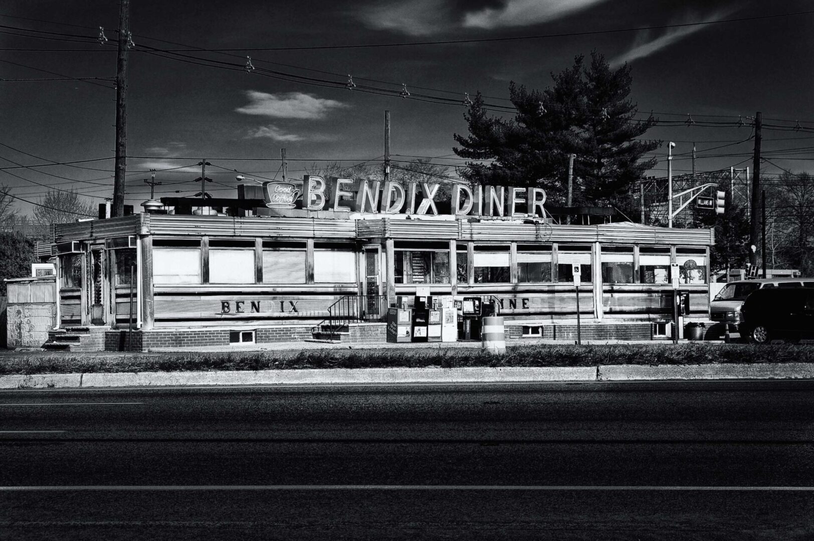 Black and white photo of the Bendix Diner with vintage design.